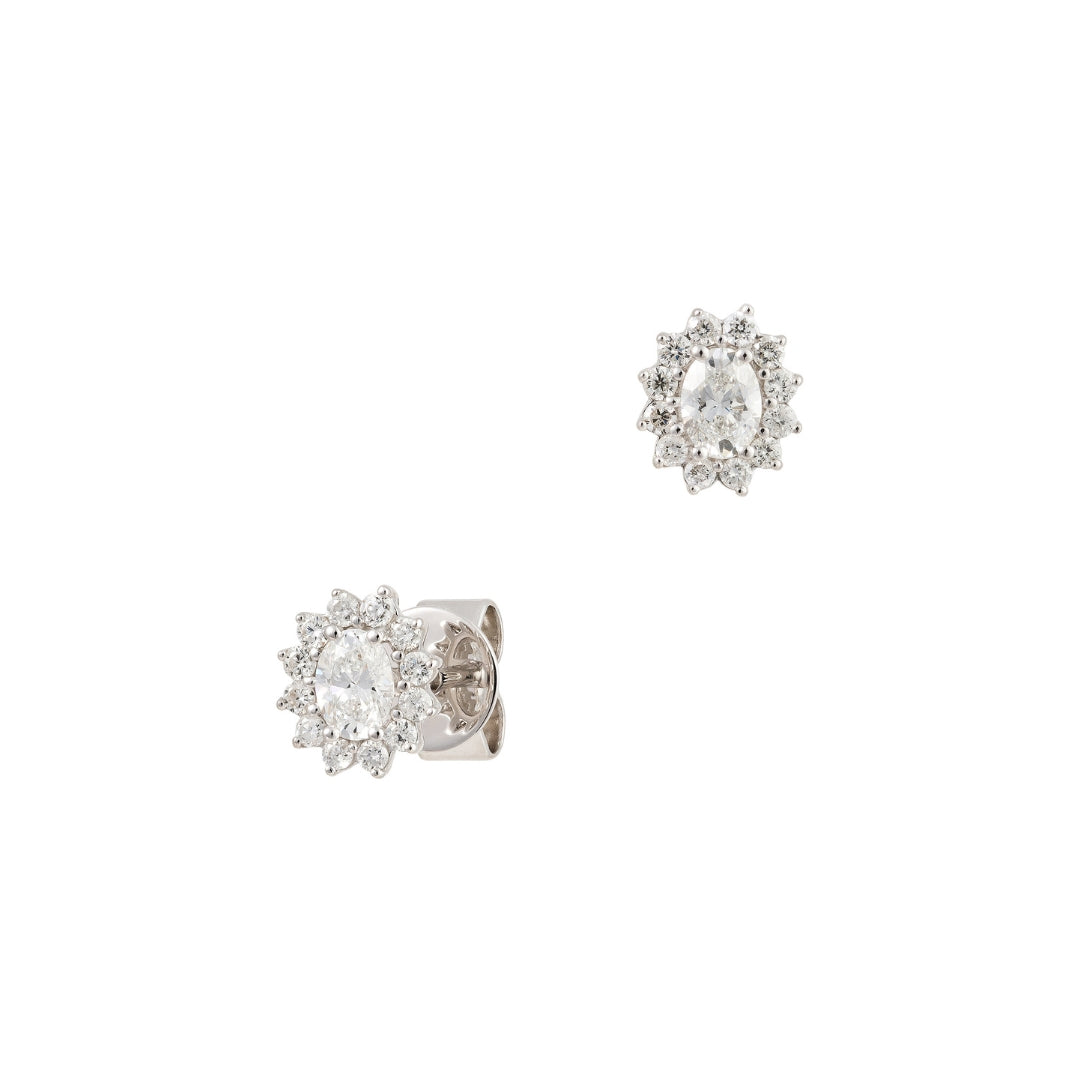 Brinco Oval de Diamantes 0.49cts